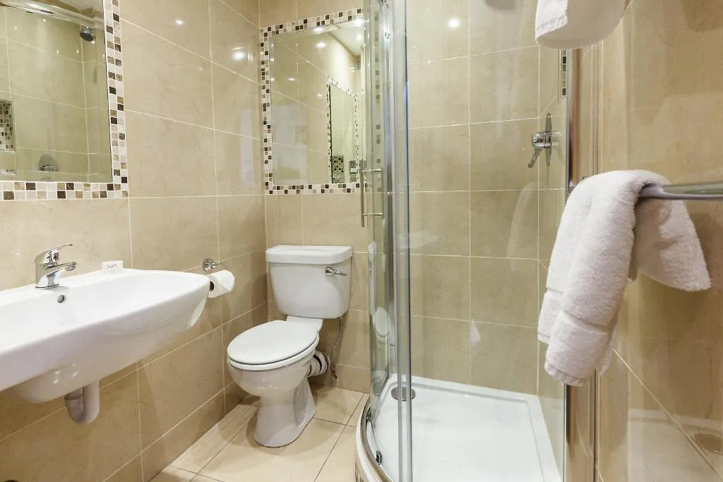 Kingfisher Townhouse Dublin 3*,